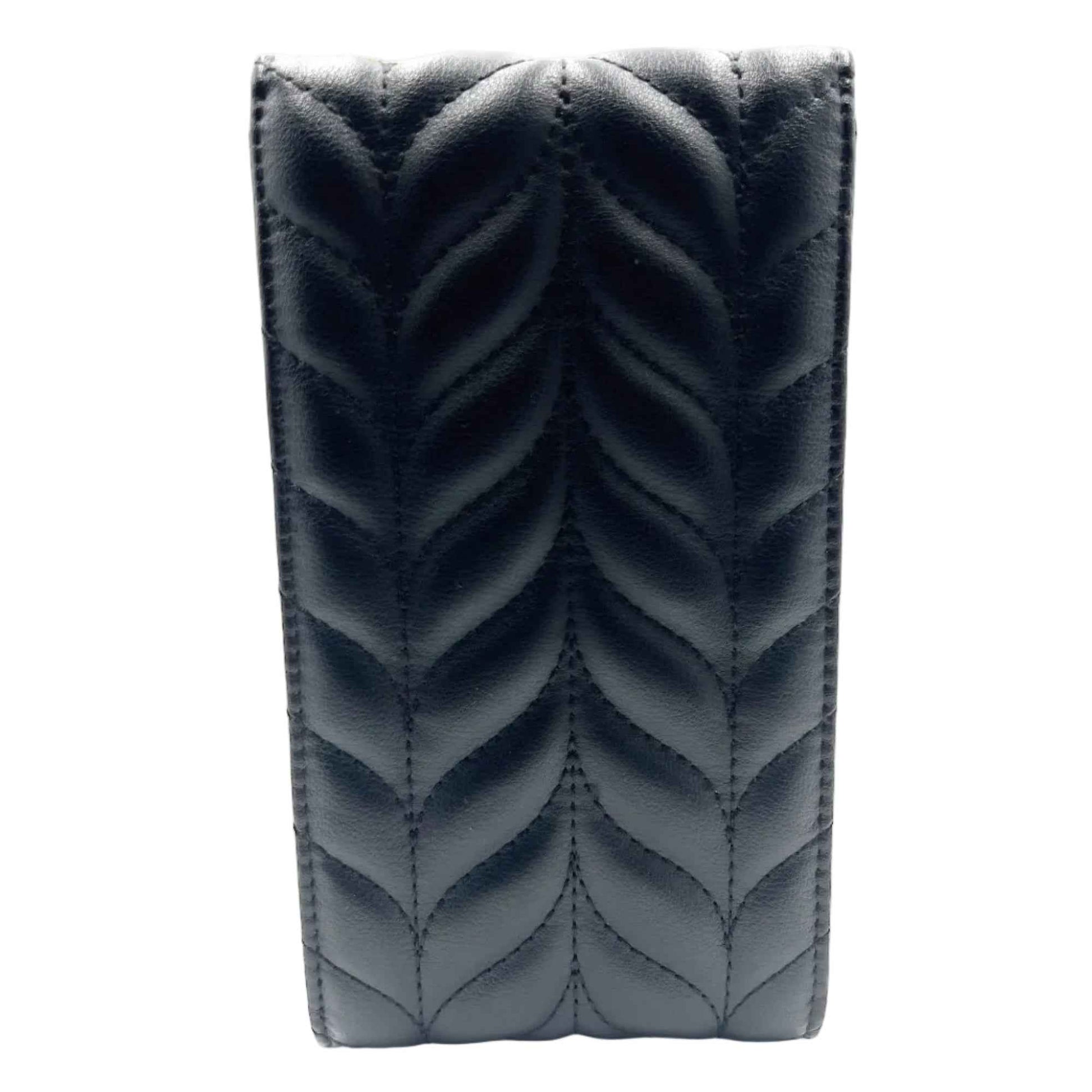 L'Écrin Smartphone – Cuir Matelassé & Chaîne Or